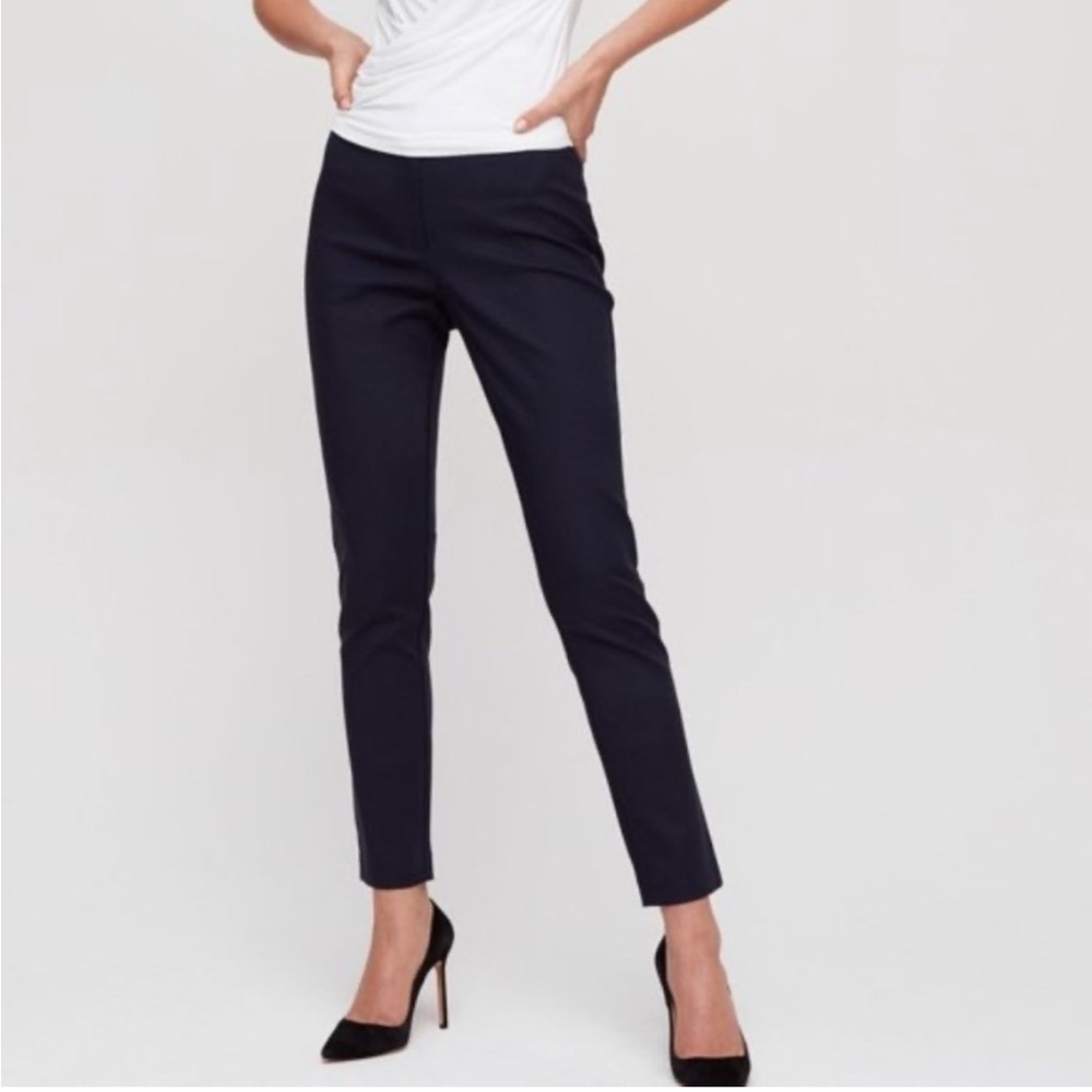 • Aritzia Babaton • Women’s Gregory Slim Mid Rise Pants
Black 0